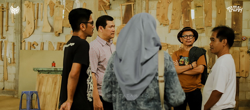 Kunjungan Ke Seniman Ukir Mas Tris Di Senenan