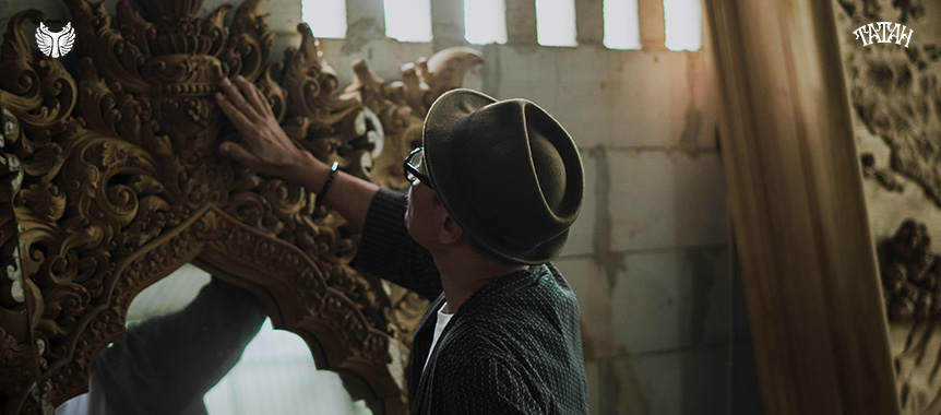 Kurator Seni Suwarno Melihat Ukiran Kayu Jepara