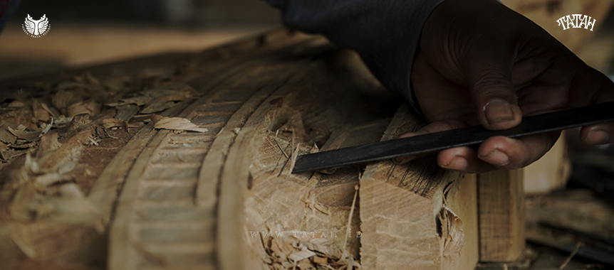 Proses Mengukir Manual Jepara