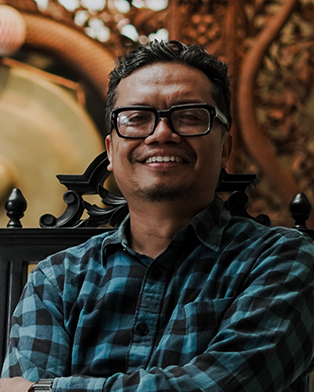 Nano Warsono, S.Sn., M.A