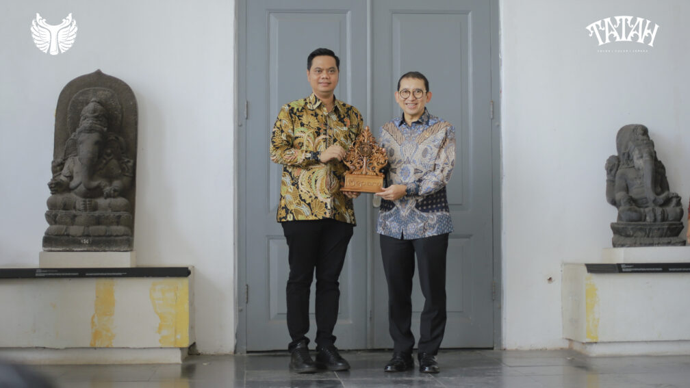 Menteri Kebudayaan Fadli Zon Bersama Bupati Jepara Witiarso Utomo Dalam Pembukaan Pameran Tatah